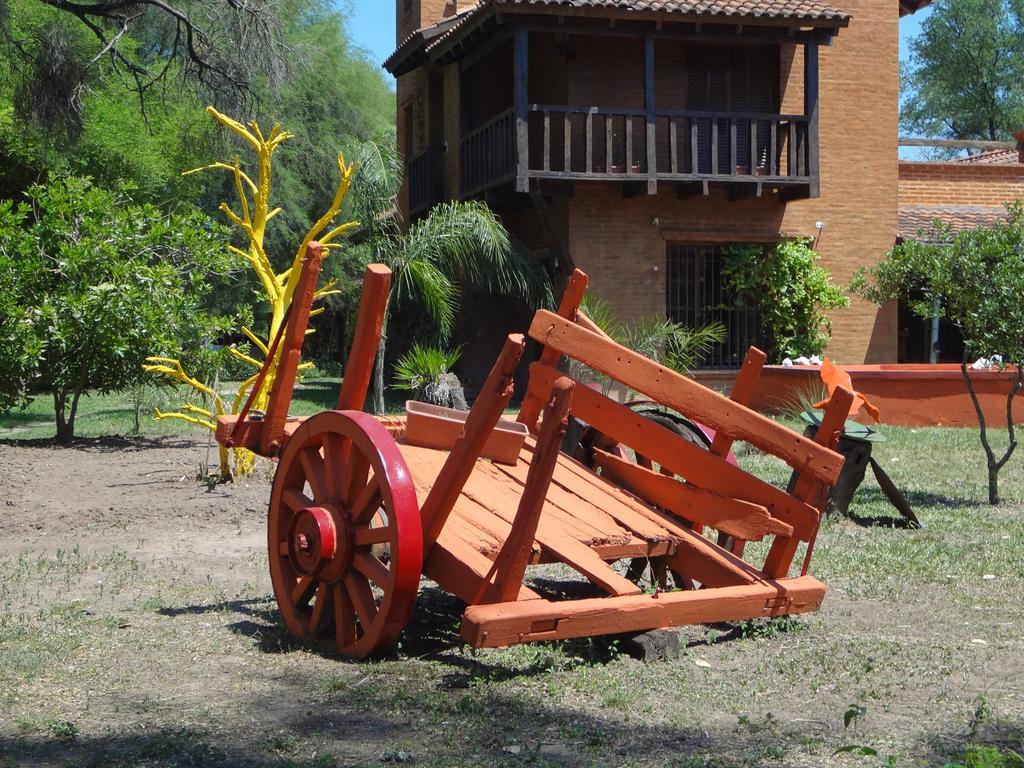 Las Curiosas Hotel Avia Terai Buitenkant foto