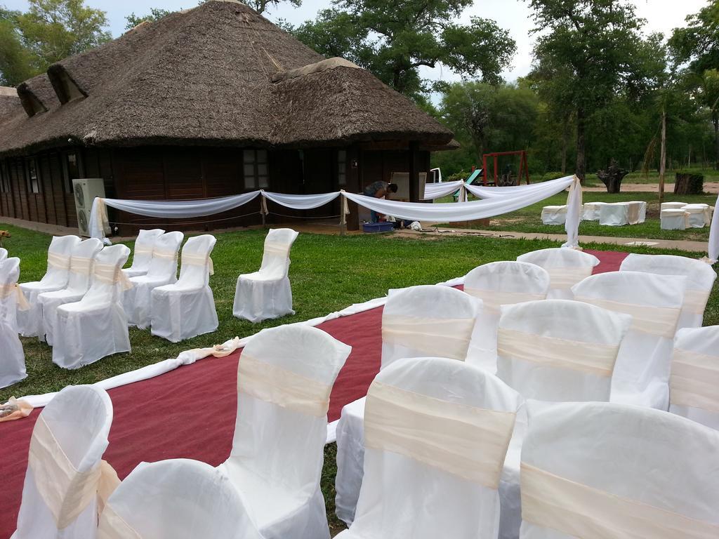 Las Curiosas Hotel Avia Terai Buitenkant foto