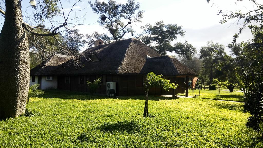 Las Curiosas Hotel Avia Terai Buitenkant foto