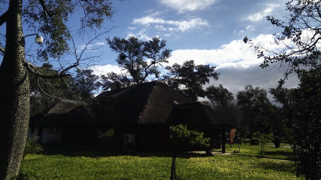 Las Curiosas Hotel Avia Terai Buitenkant foto
